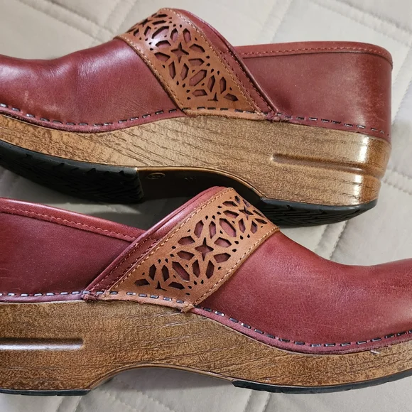 Dansko Women's Brown Leather Clogs - Picture 3 of 4